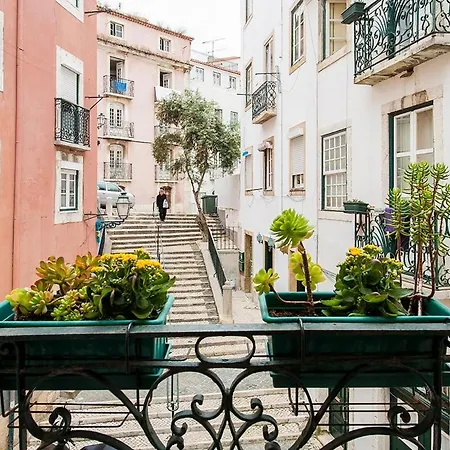 Alfama Summer Balcony Cozy In Historic Heart Appartamento *