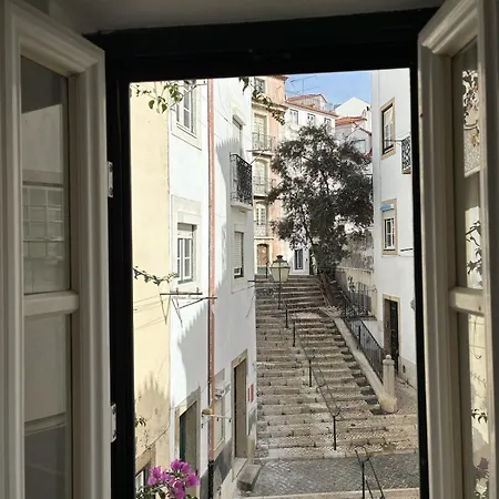 Alfama Summer Balcony Cozy In Historic Heart Lisbona
